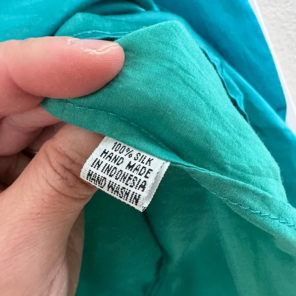 💥💥SALE!!💥💥 Rare Chasing unicorns November Nights Teal Silk and Satin shirtdress